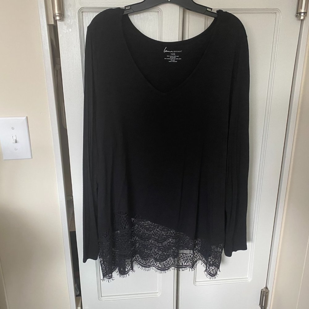 LIKE NEW- LANE BRYANT black V-neck t-shirt with black lace all around the bottom